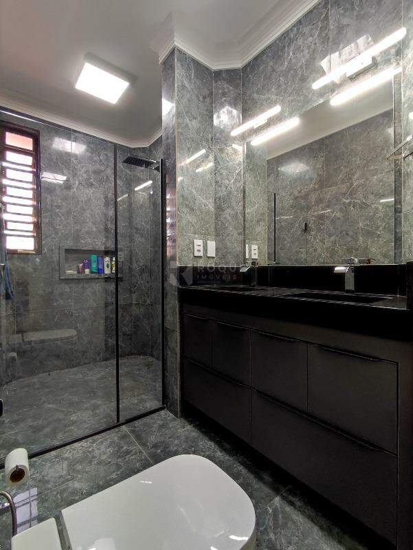 Apartamento à venda no bairro Centro: WC SUÍTE MASTER