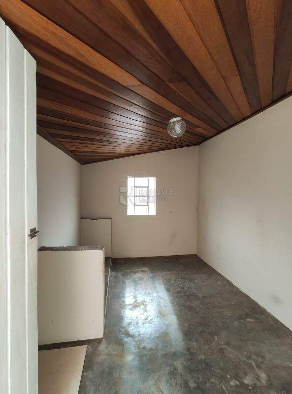 Casa Residencial para aluguel no bairro Vila Queiroz: Despensa 