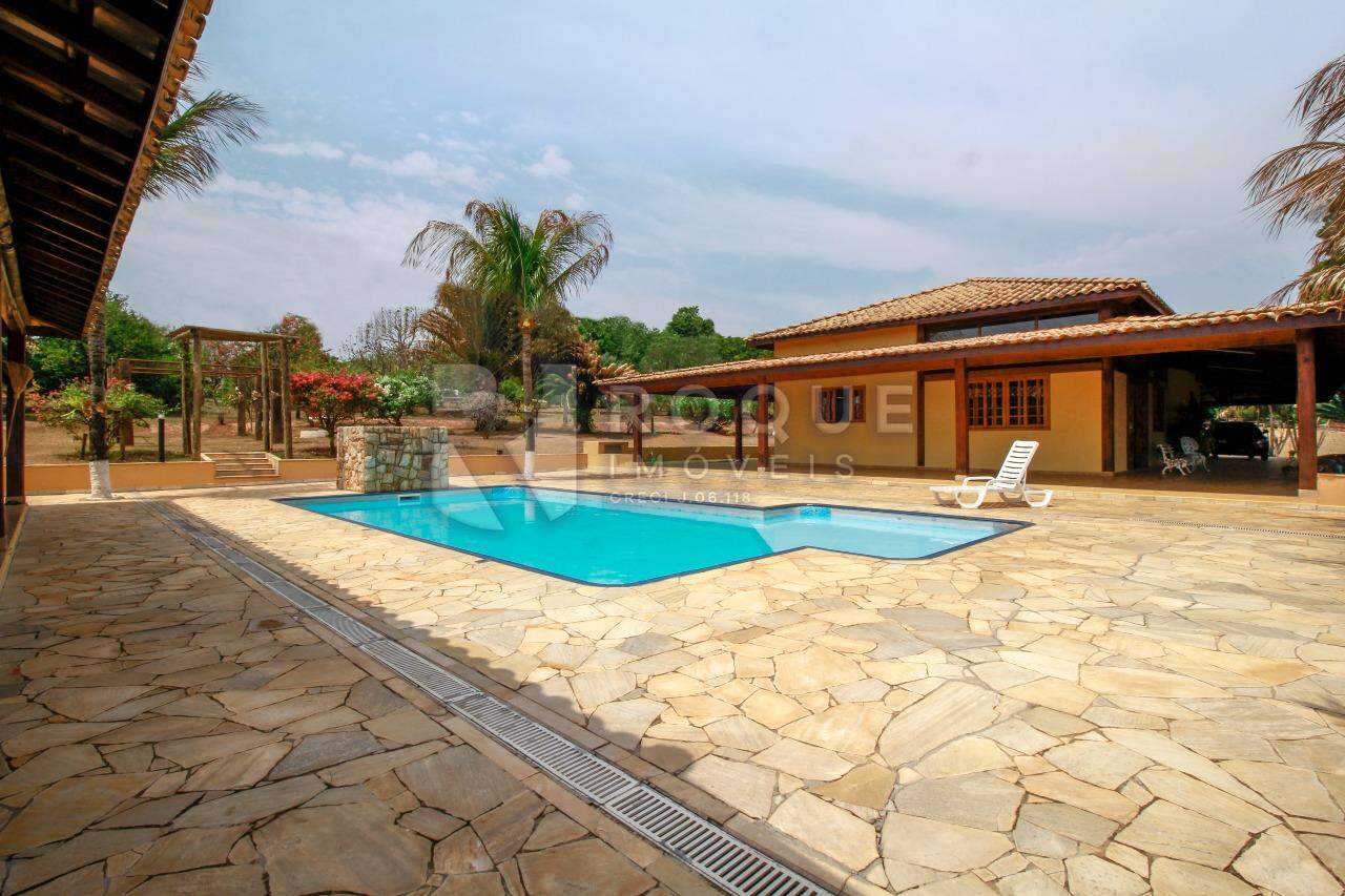 Chácara à venda no bairro Bairro do Pinhal: Piscina / Vista Externa