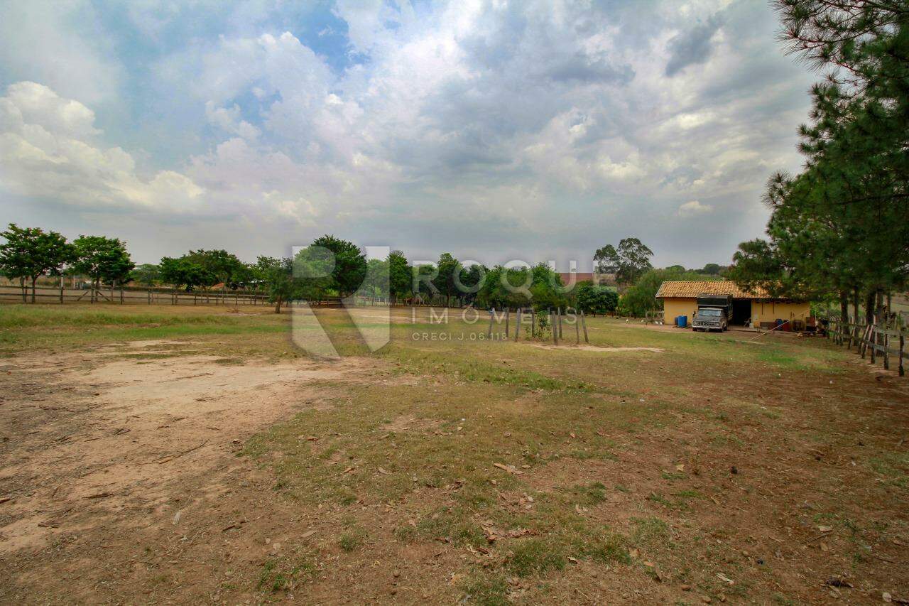 Chácara à venda no bairro Bairro do Pinhal: Área Externa