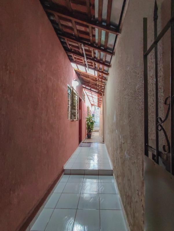 Casa Residencial à venda no bairro Jardim Ouro Verde: CORREDOR LATERAL