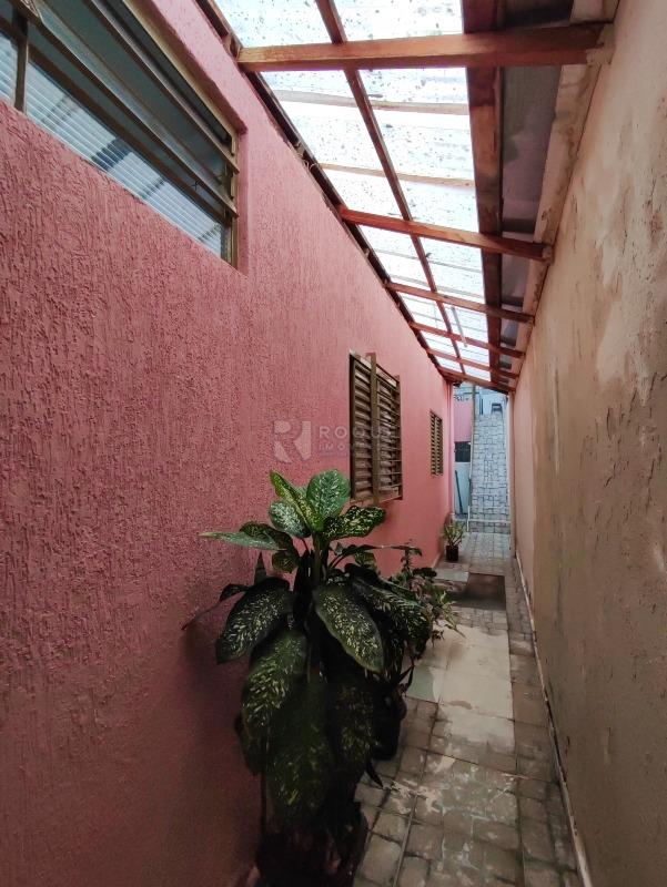 Casa Residencial à venda no bairro Jardim Ouro Verde: CORREDOR LATERAL