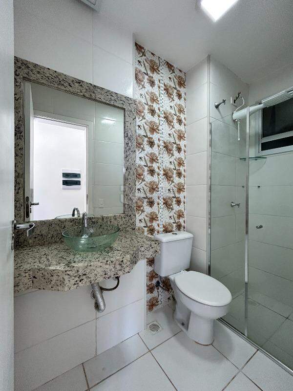 Apartamento para aluguel no bairro Chácaras Antonieta: WC social 