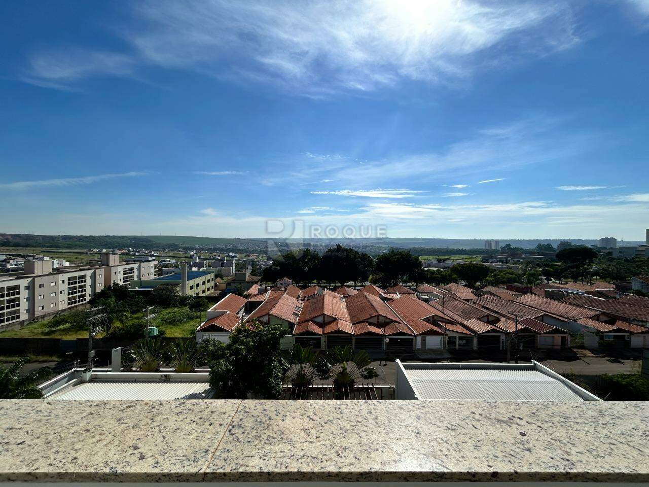 Apartamento para aluguel no bairro Chácaras Antonieta: Sacada