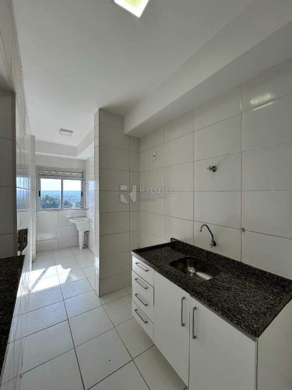 Apartamento para aluguel no bairro Chácaras Antonieta: Cozinha 