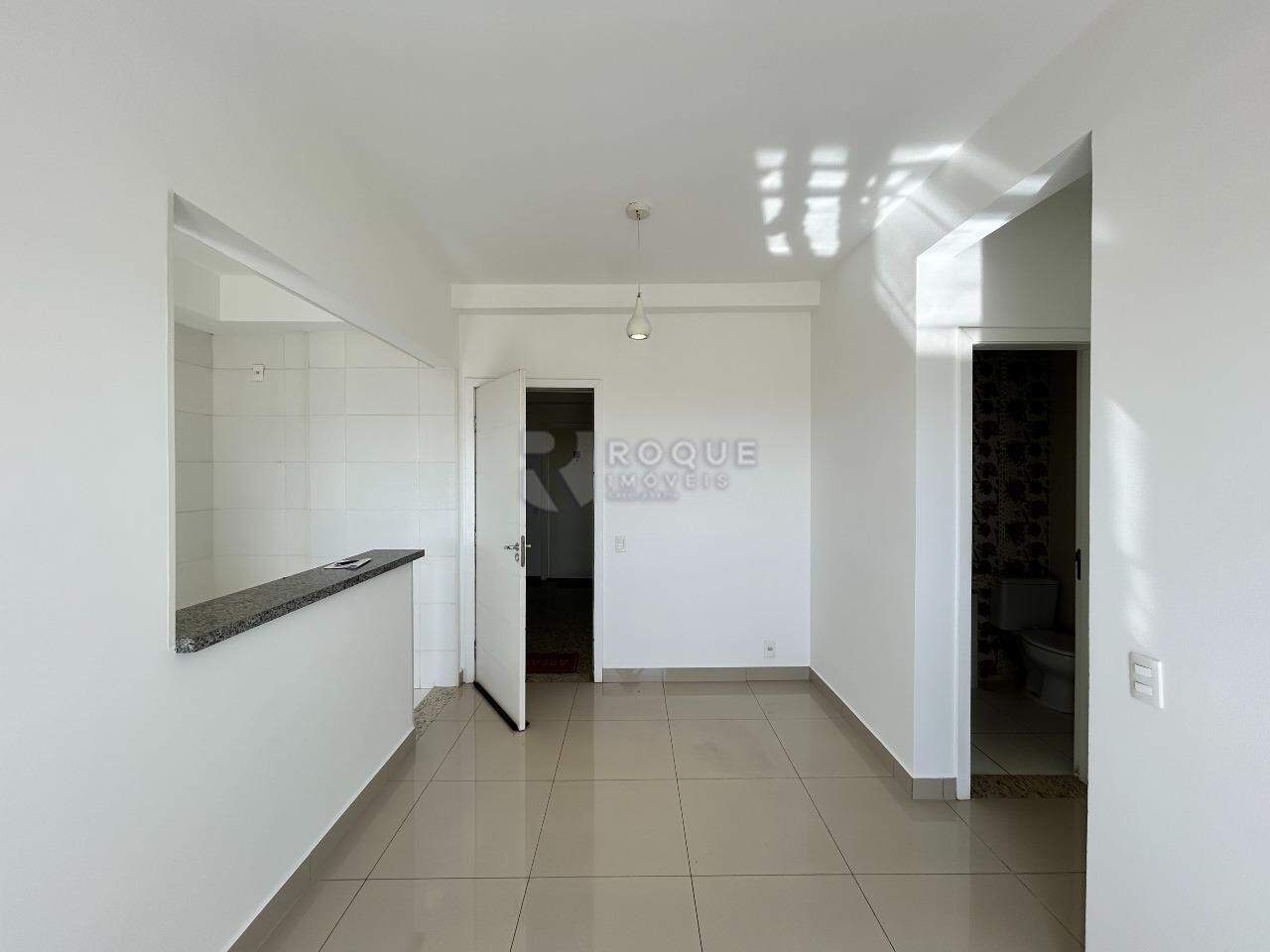 Apartamento para aluguel no bairro Chácaras Antonieta: Sala 