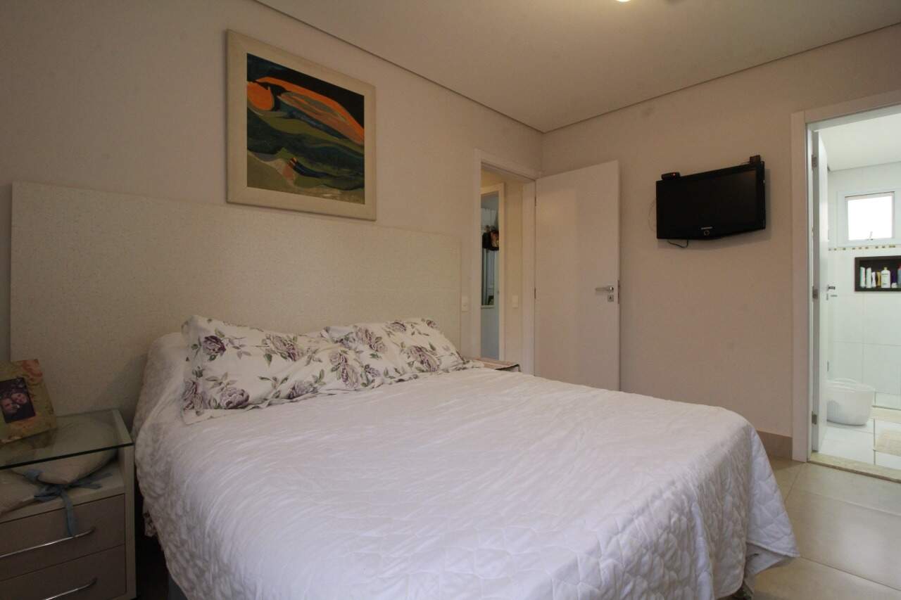 Apartamento à venda no bairro Jardim Residencial Francisco Cruãnes: Suíte