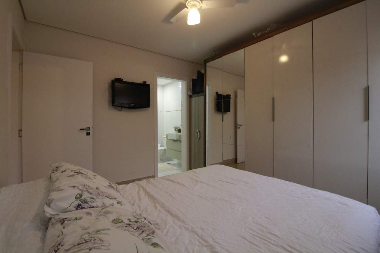 Apartamento à venda no bairro Jardim Residencial Francisco Cruãnes: Suíte