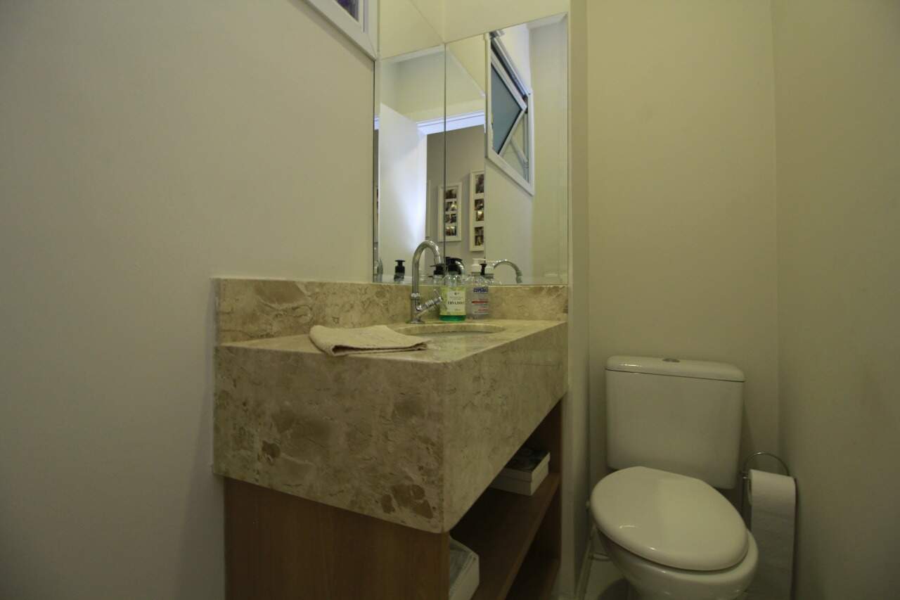 Apartamento à venda no bairro Jardim Residencial Francisco Cruãnes: Lavabo