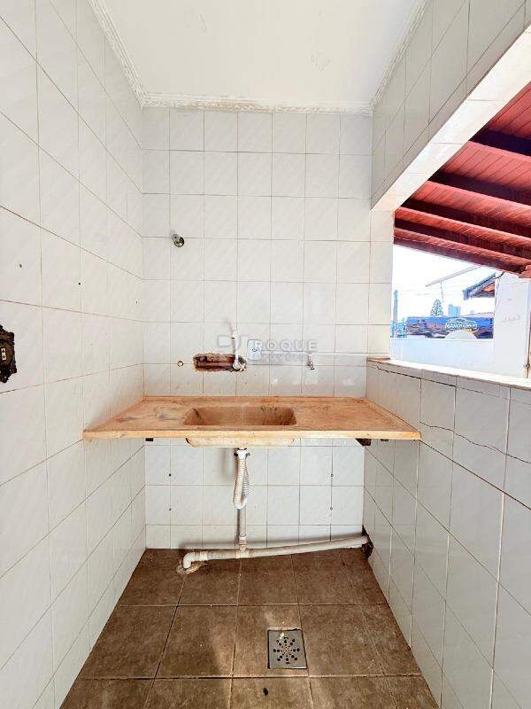 Casa Residencial para aluguel no bairro Jardim Piratininga: Lavanderia