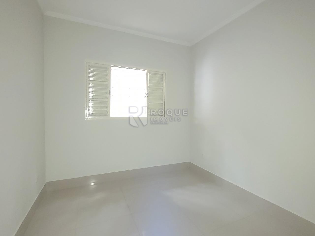 Casa Residencial para aluguel no bairro Jardim São Lourenço: Dormitório 01