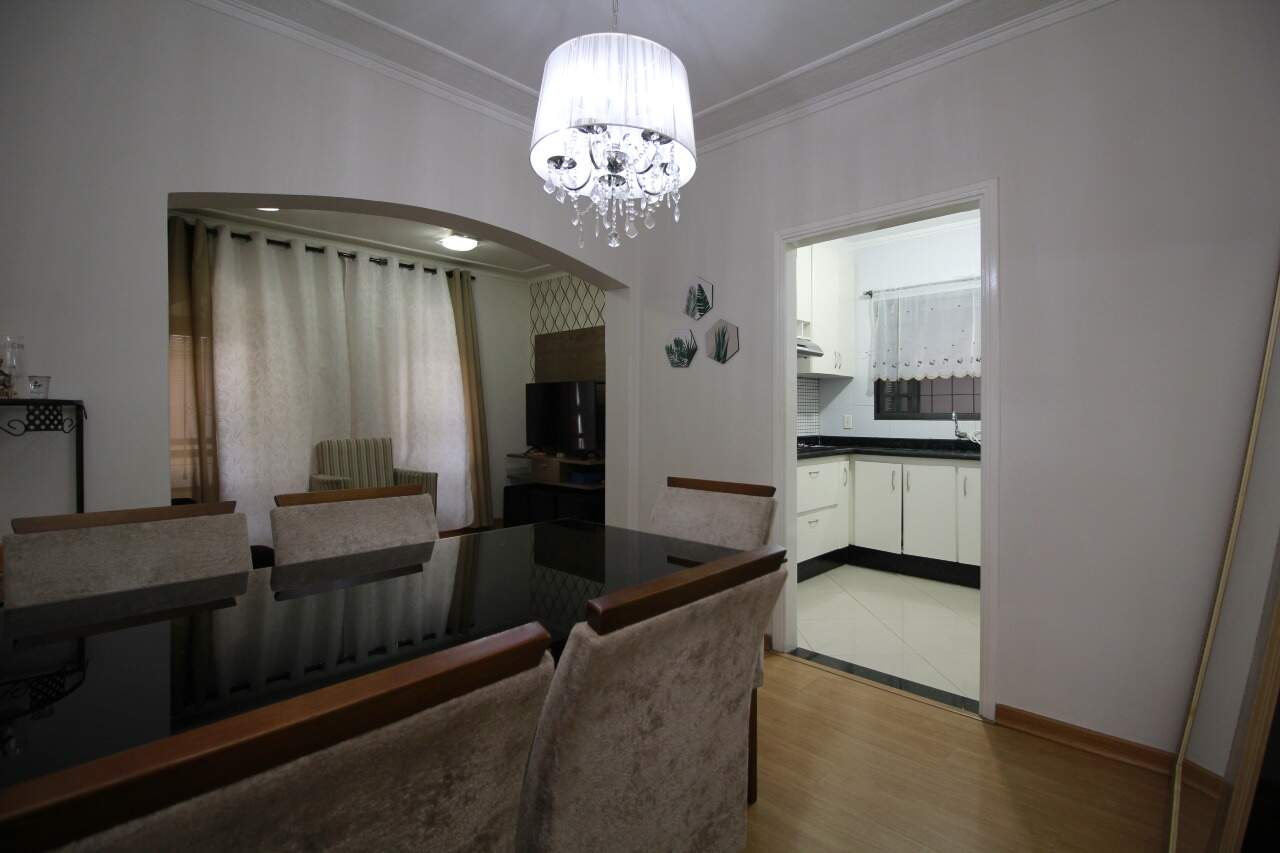 Casa Residencial à venda no bairro Jardim Bartolomeu Grotta: Sala de Jantar