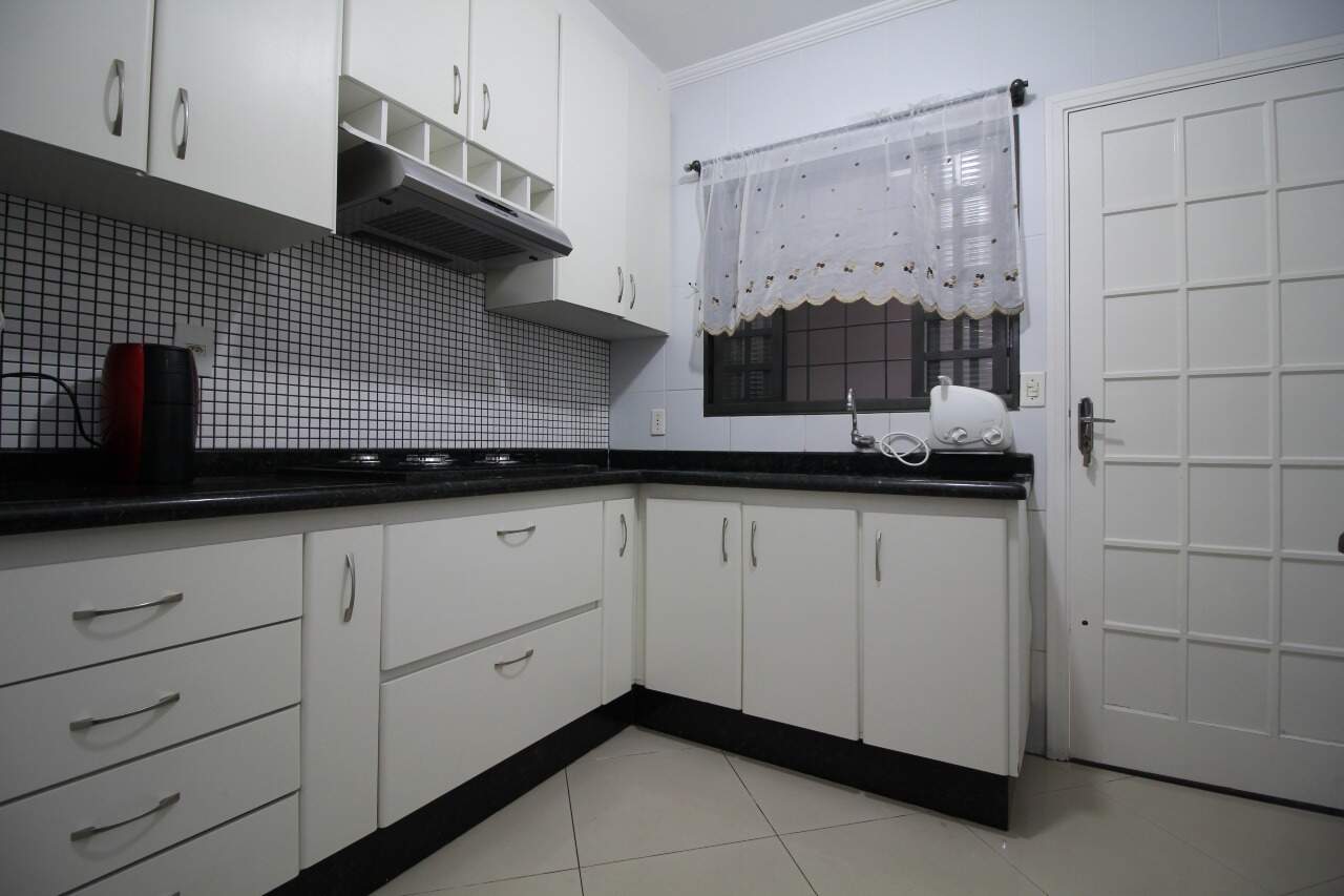 Casa Residencial à venda no bairro Jardim Bartolomeu Grotta: Cozinha