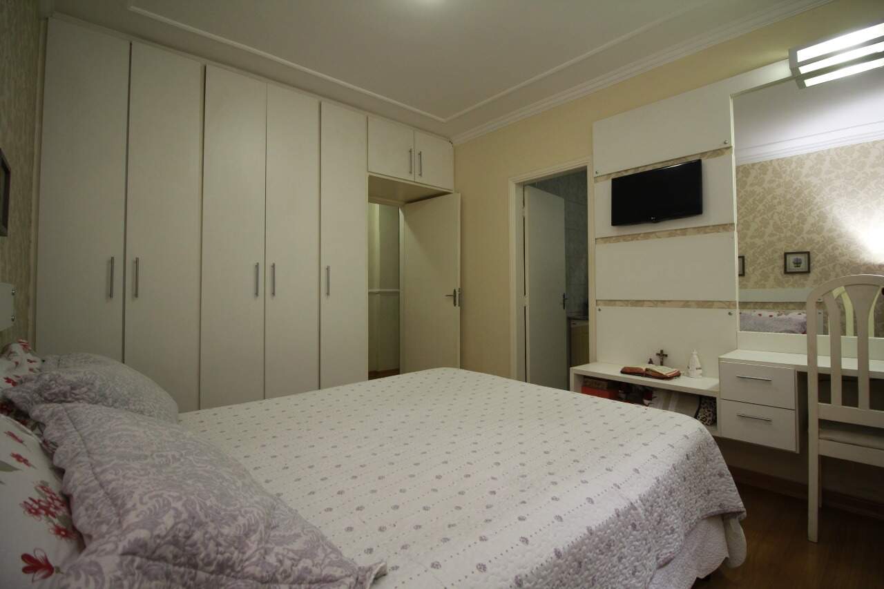 Casa Residencial à venda no bairro Jardim Bartolomeu Grotta: Suíte
