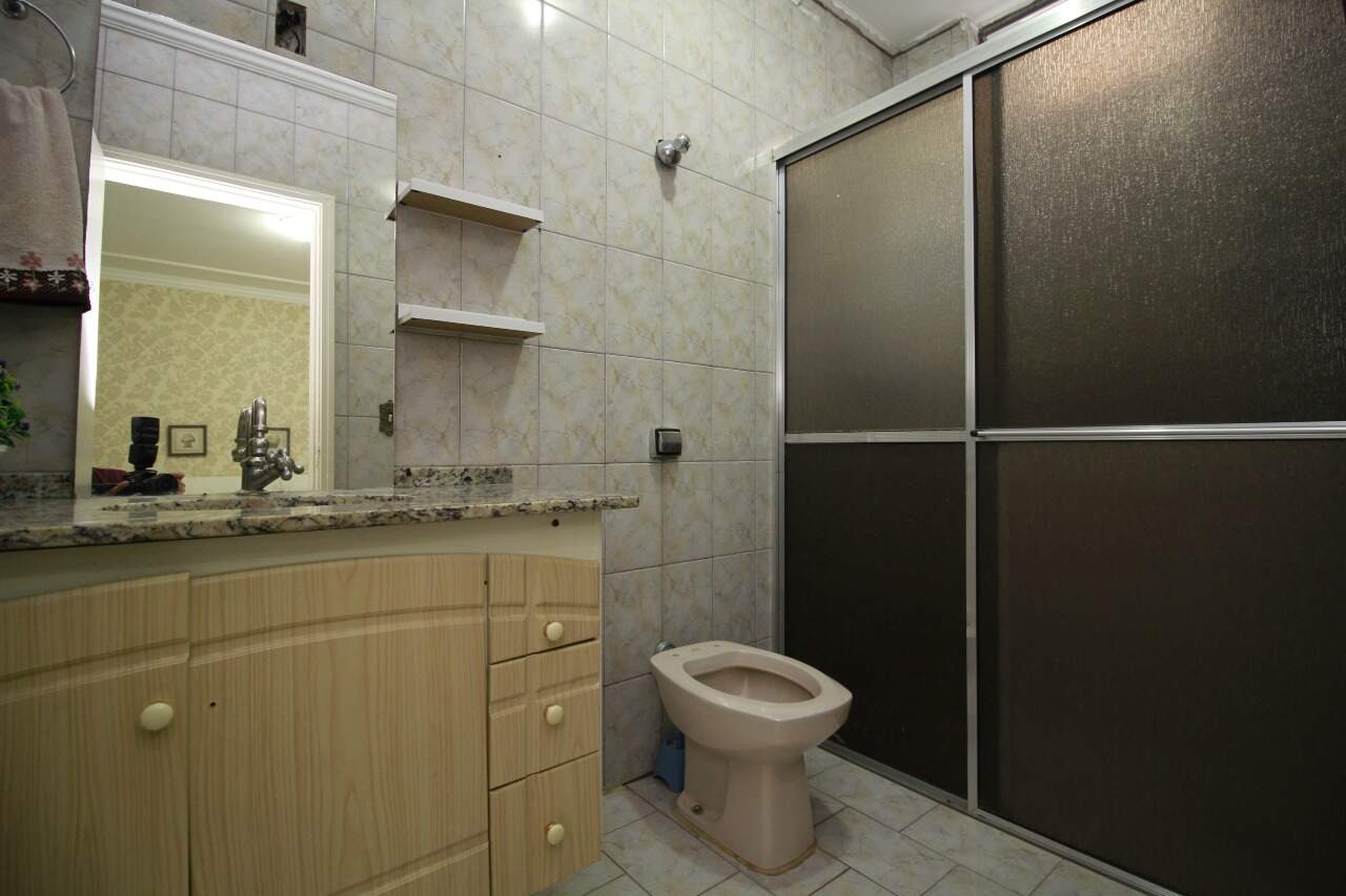 Casa Residencial à venda no bairro Jardim Bartolomeu Grotta: Banheiro Suíte