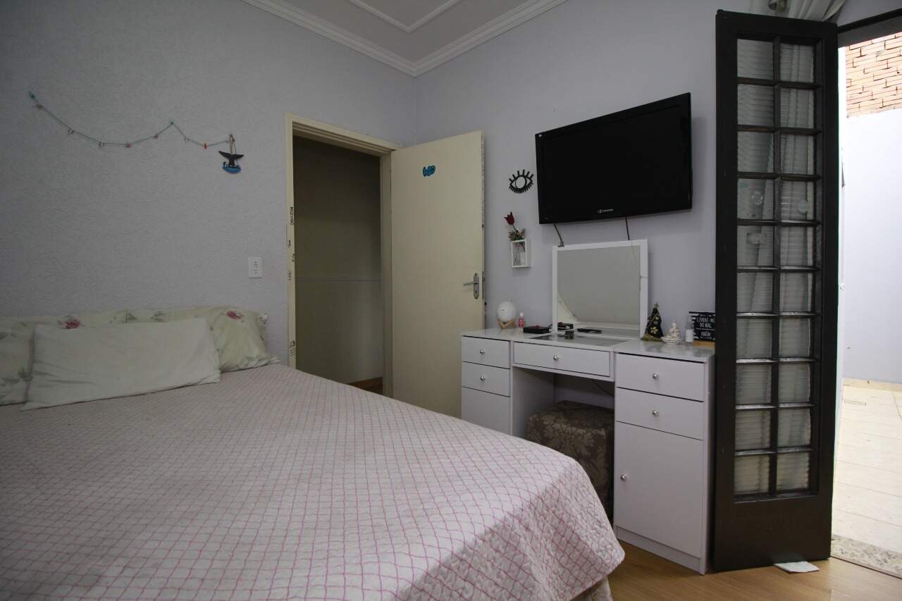 Casa Residencial à venda no bairro Jardim Bartolomeu Grotta: Dormitório 1