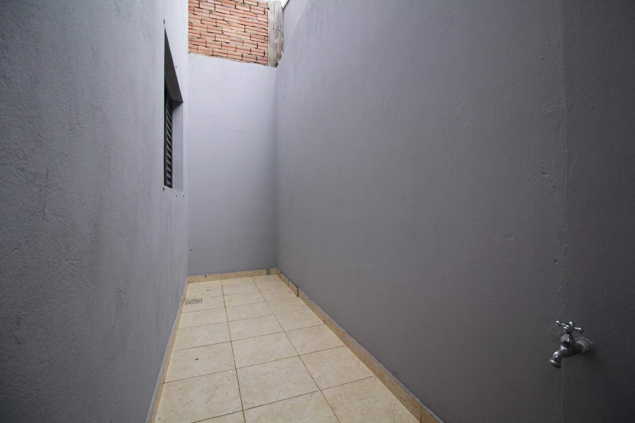 Casa Residencial à venda no bairro Jardim Bartolomeu Grotta: Dormitório 1 - Área