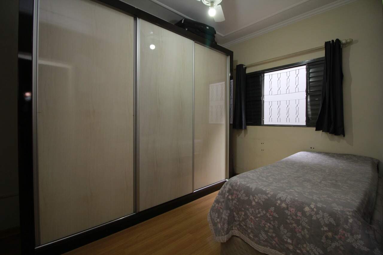 Casa Residencial à venda no bairro Jardim Bartolomeu Grotta: Dormitório 2