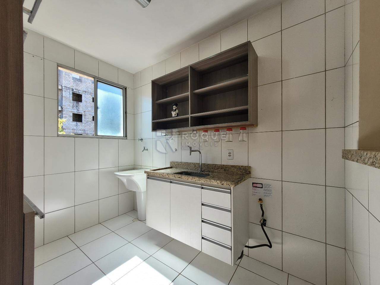 Apartamento à venda no bairro Jardim do Lago: COZINHA