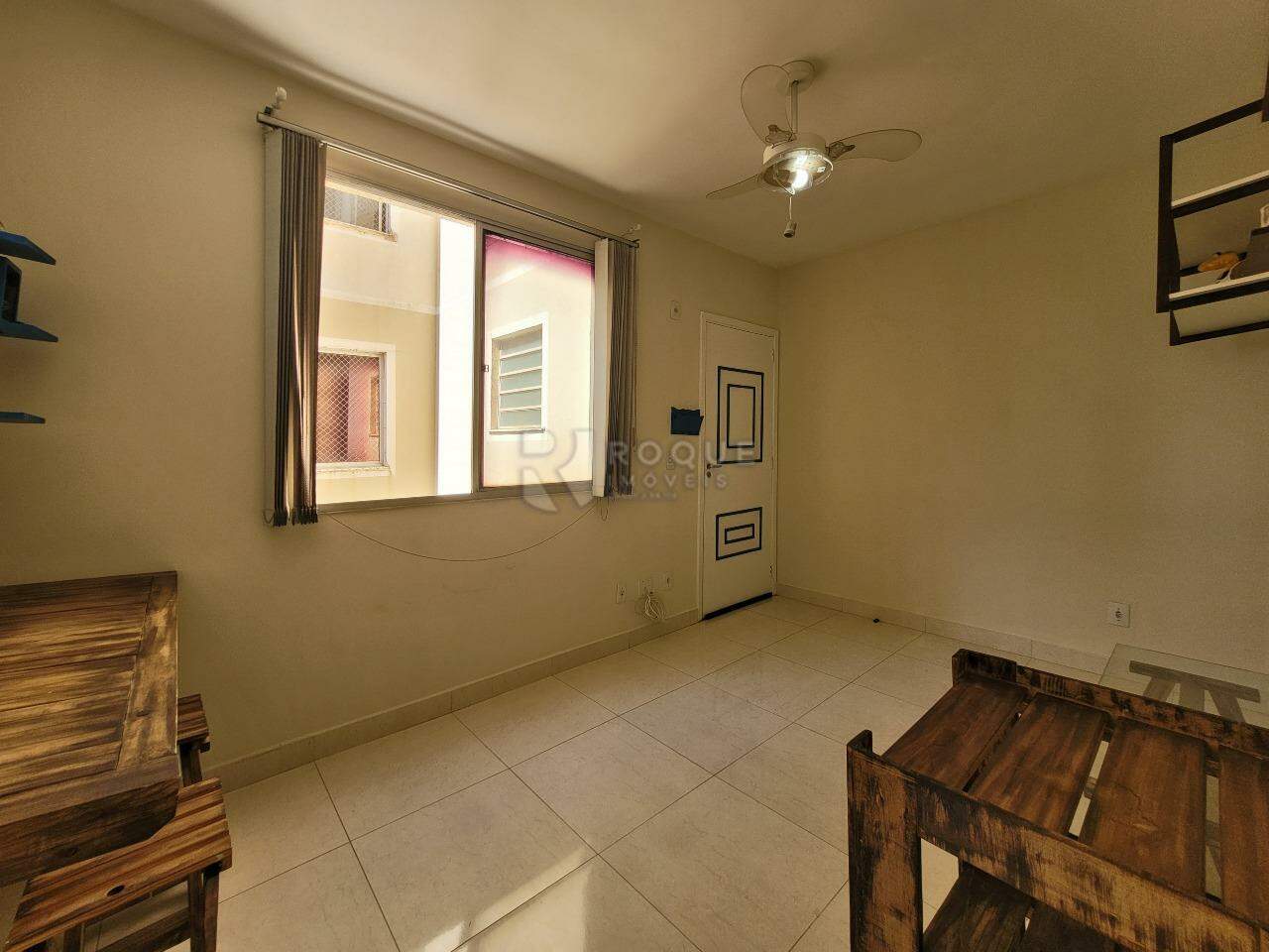 Apartamento à venda no bairro Jardim do Lago: SALA