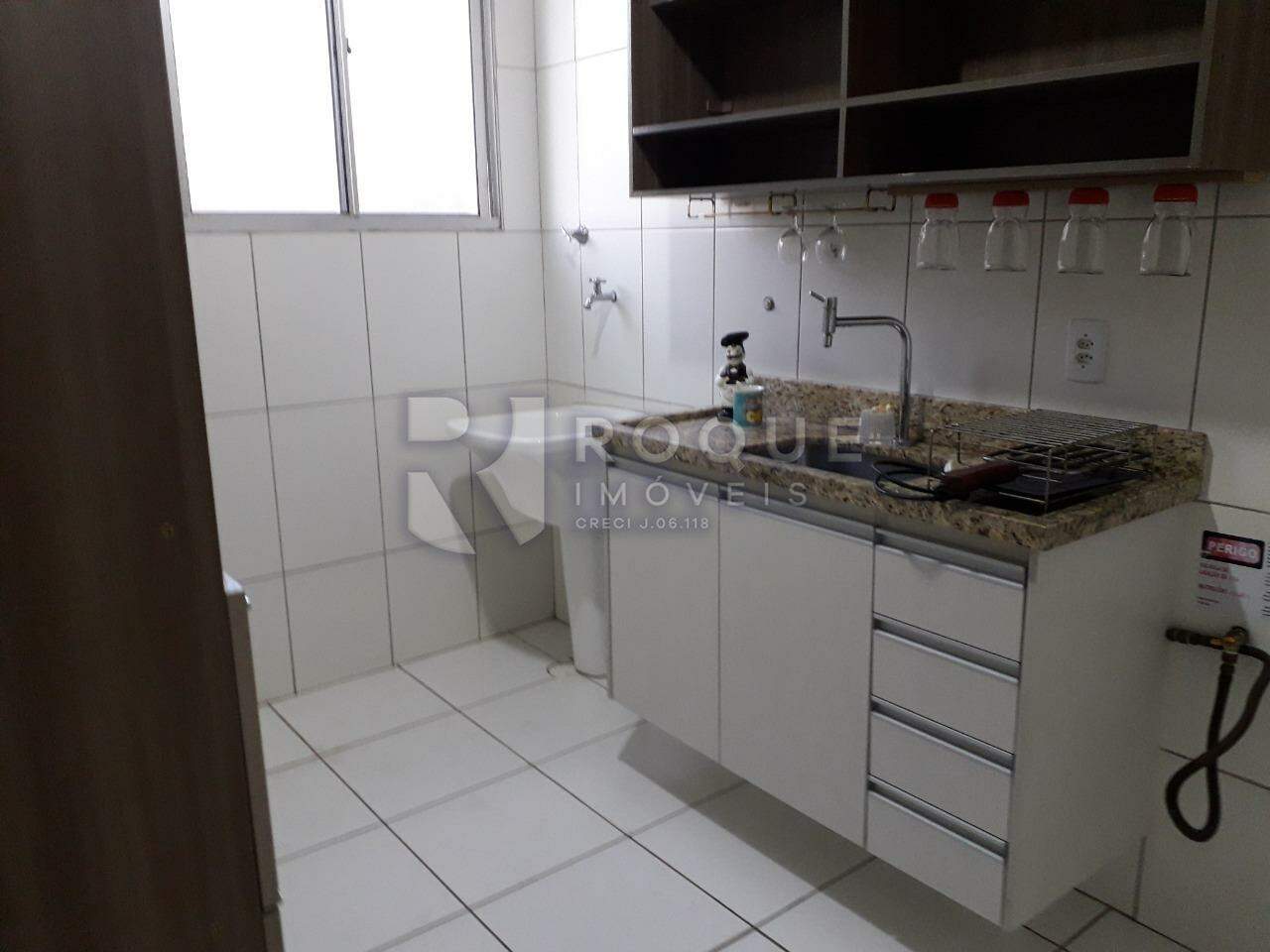 Apartamento à venda no bairro Jardim do Lago: 