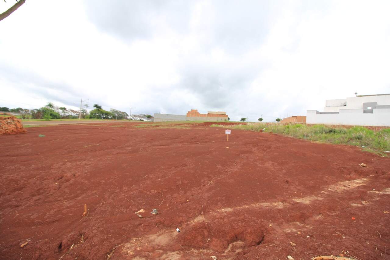 Terreno à venda no bairro Residencial Colinas do Engenho I: 