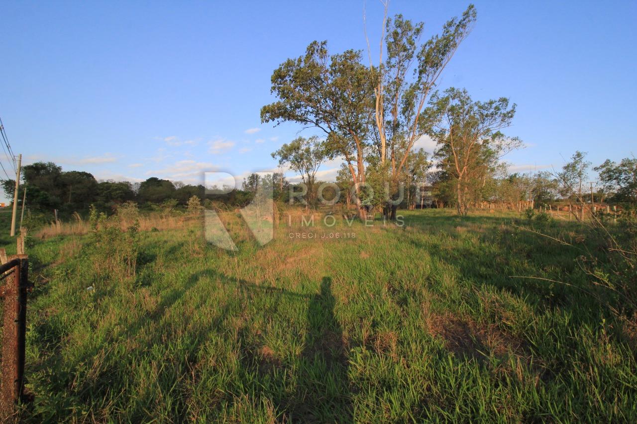 Área à venda no bairro Bairro do Pinhal: 