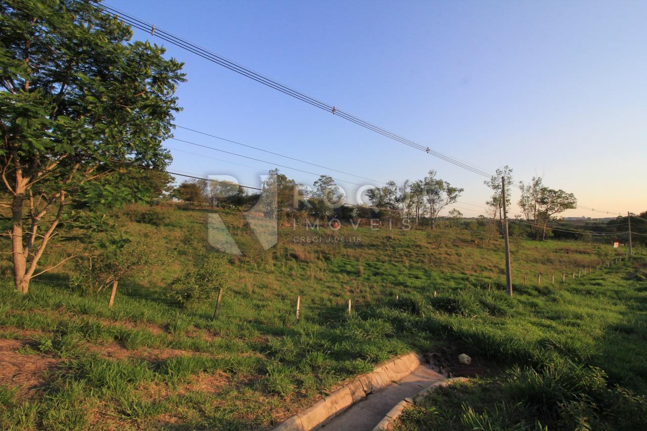 Área à venda no bairro Bairro do Pinhal: 
