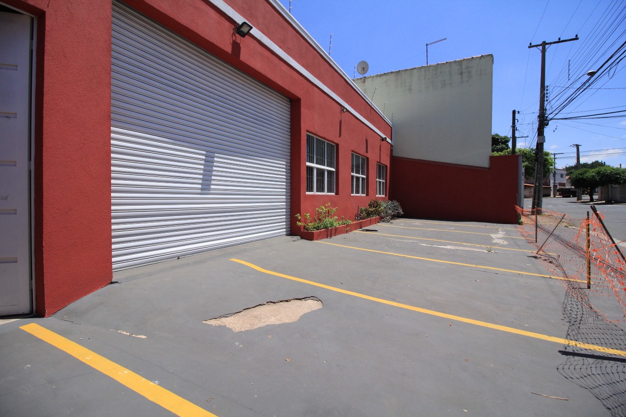 Barracão/Galpão à venda no bairro Jardim São Francisco: 6 Vagas de Recuo