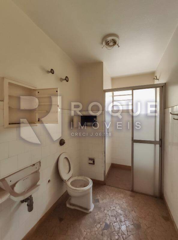Casa Comercial para aluguel no bairro Centro: WC 
