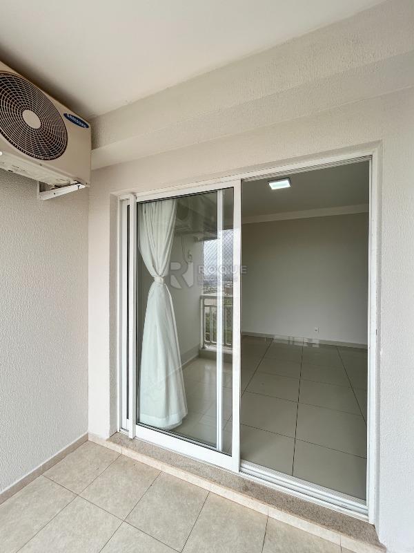 Apartamento para aluguel no bairro Desmembramento Oscar Antonio Breda: Sacada 