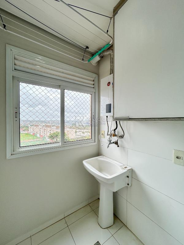 Apartamento para aluguel no bairro Desmembramento Oscar Antonio Breda: Área de serviço 