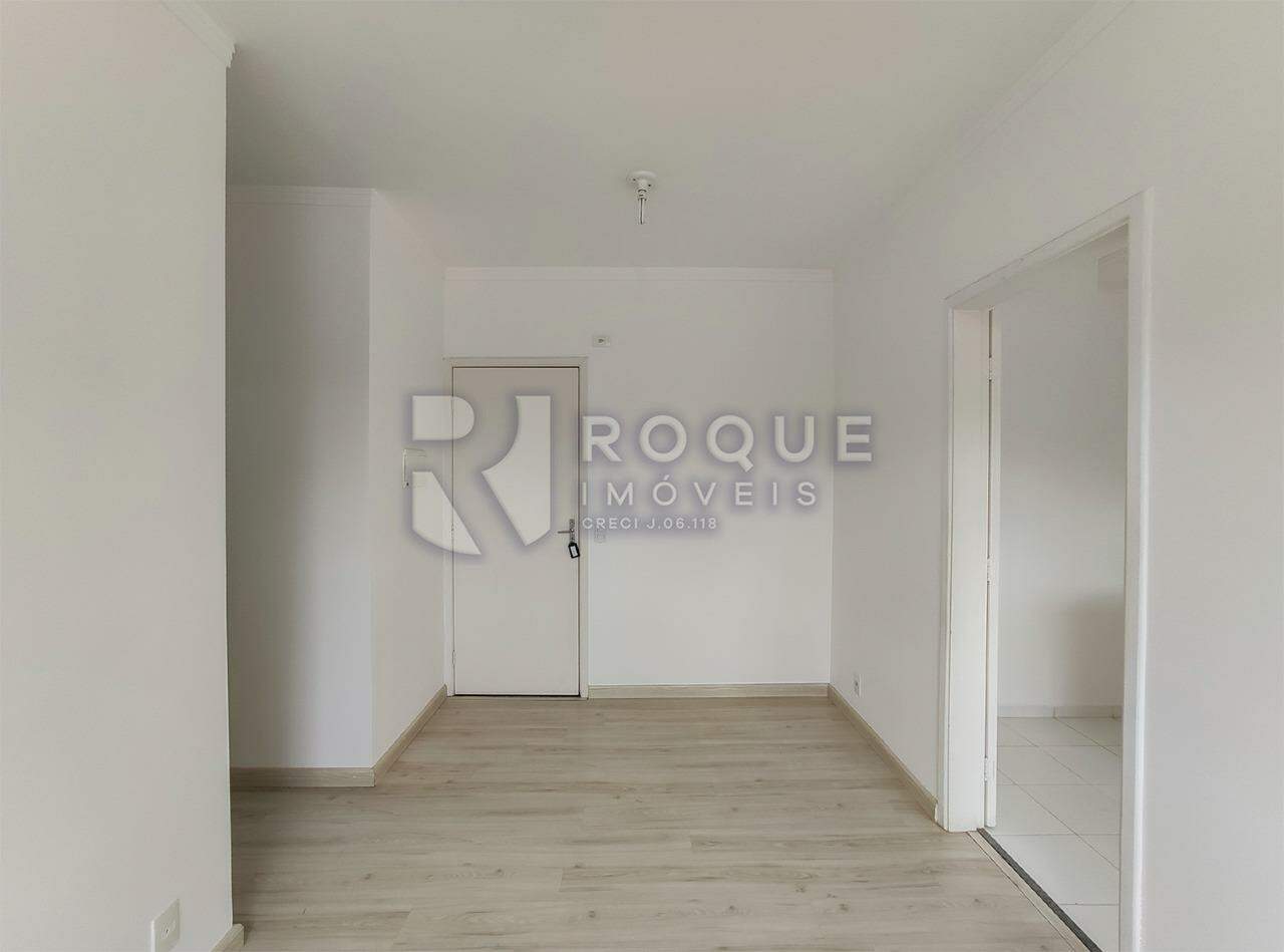 Apartamento para aluguel no bairro Vila Queiroz: Sala 