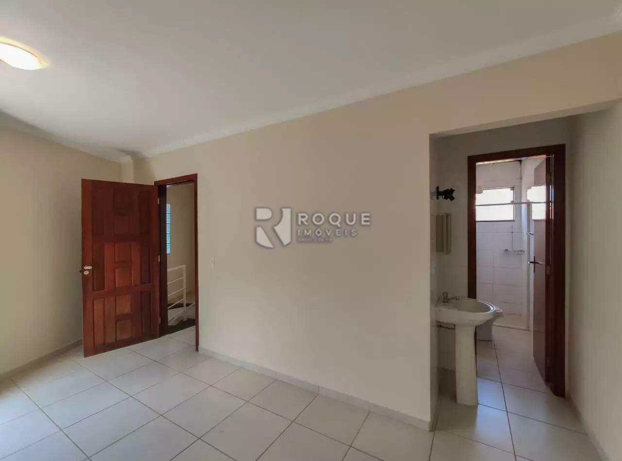 Casa Residencial à venda no bairro Jardim Residencial Roseira: