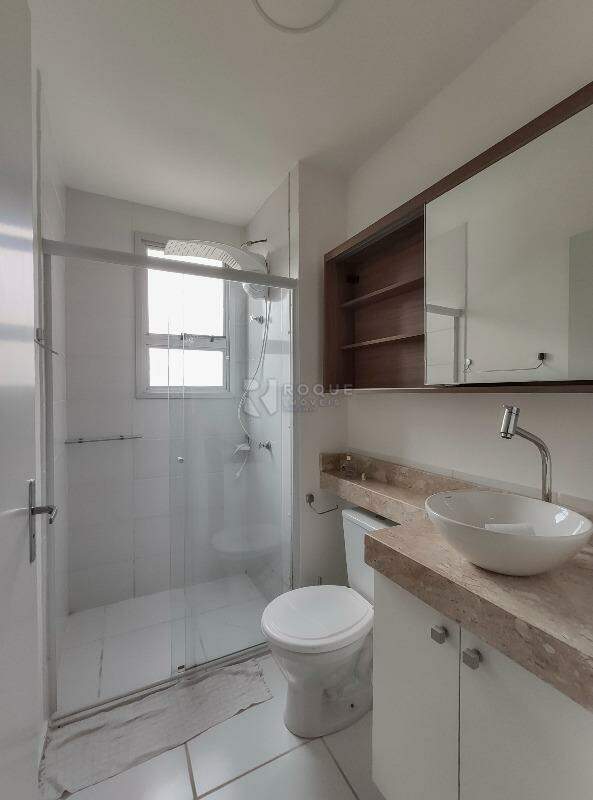 Apartamento para aluguel no bairro Parque Hippolyto: WC