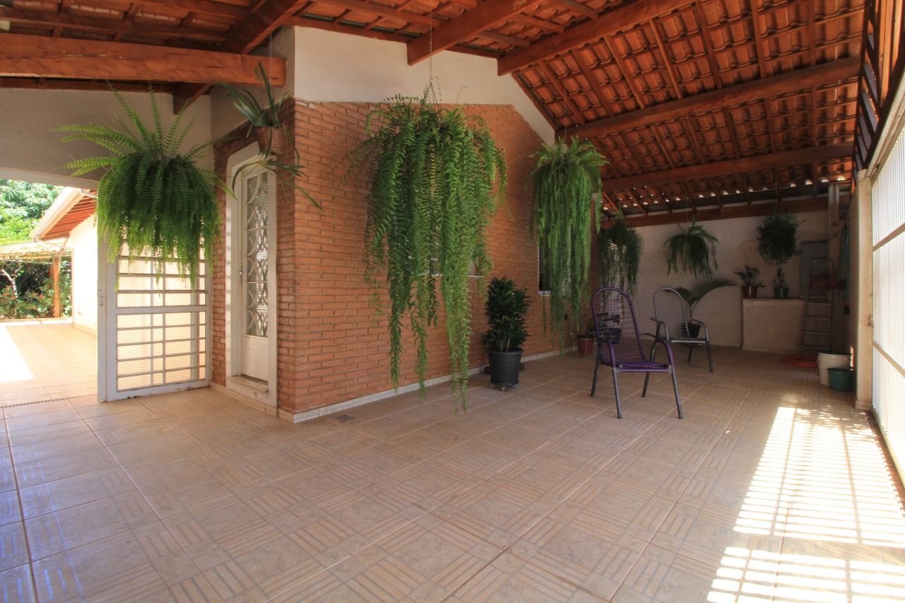 Casa Residencial à venda no bairro Jardim Paulista: Garagem / Entrada