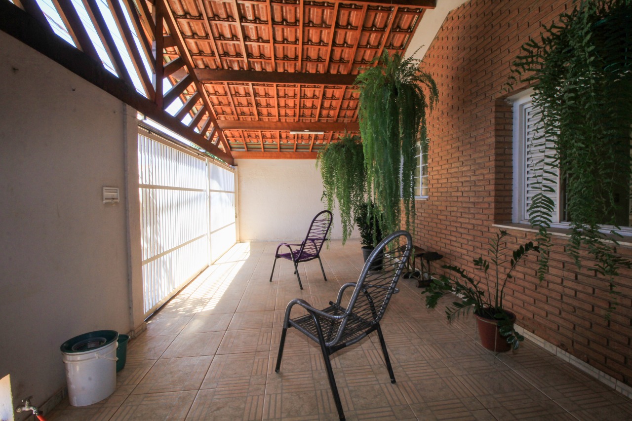 Casa Residencial à venda no bairro Jardim Paulista: Garagem