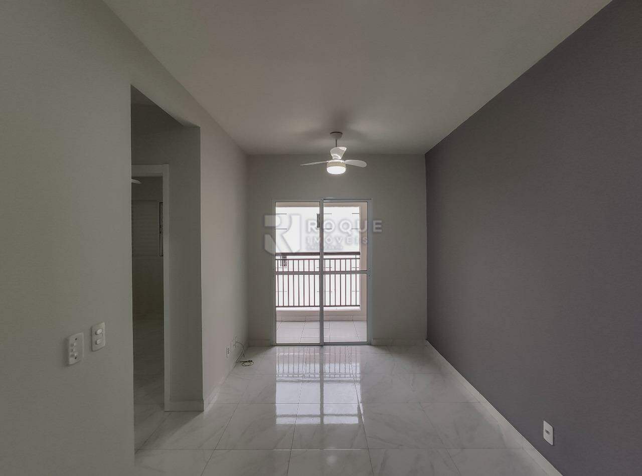 Apartamento para aluguel no bairro Vila Teixeira Marques: Sala 