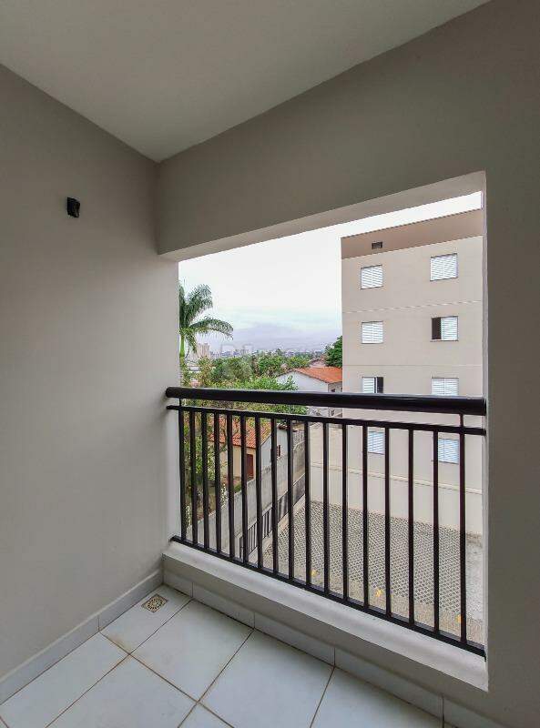 Apartamento para aluguel no bairro Vila Teixeira Marques: Sacada 