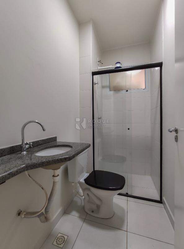 Apartamento para aluguel no bairro Vila Teixeira Marques: WC social 