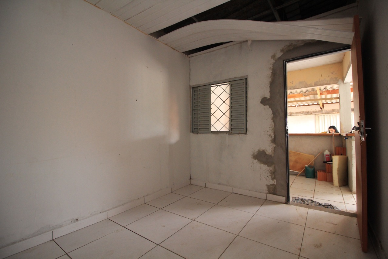 Casa Residencial à venda no bairro Jardim Lagoa Nova: SALA