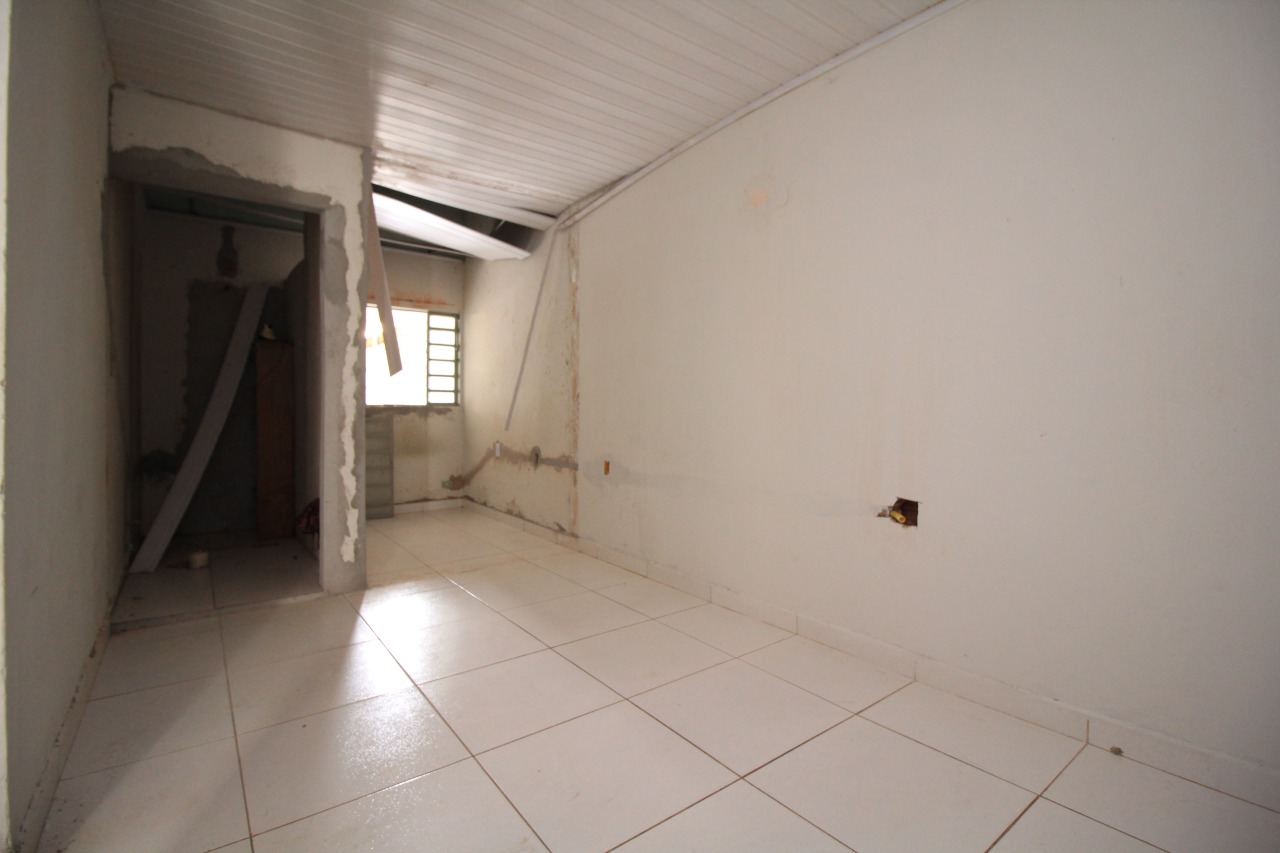 Casa Residencial à venda no bairro Jardim Lagoa Nova: SUÍTE