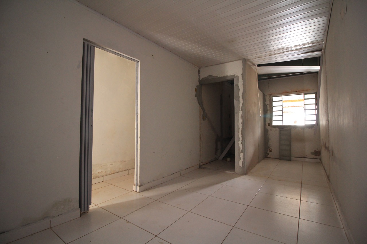 Casa Residencial à venda no bairro Jardim Lagoa Nova: SUÍTE