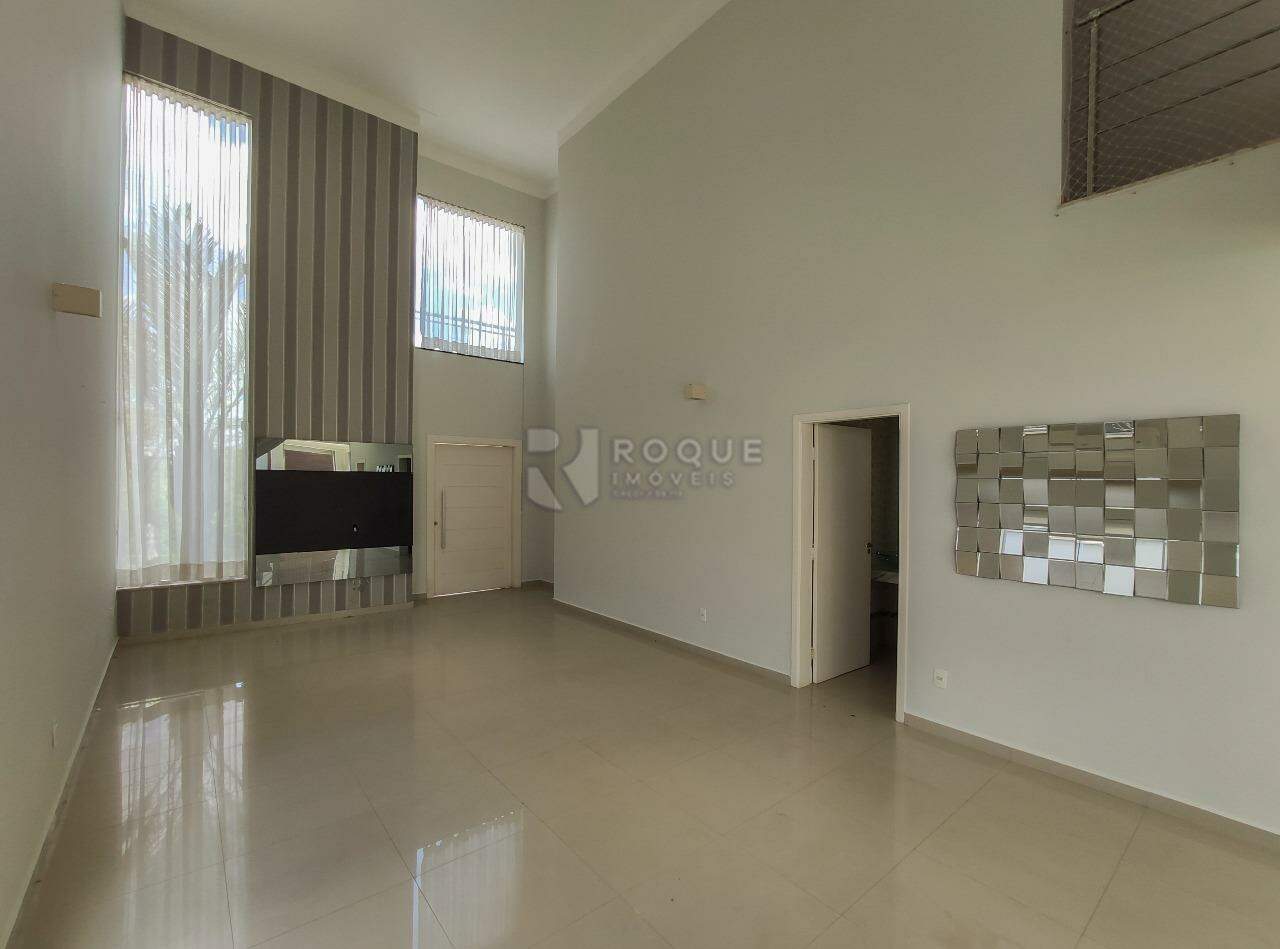Casa em condomínio para aluguel no bairro Residencial Jardim dos Ipês: Sala 