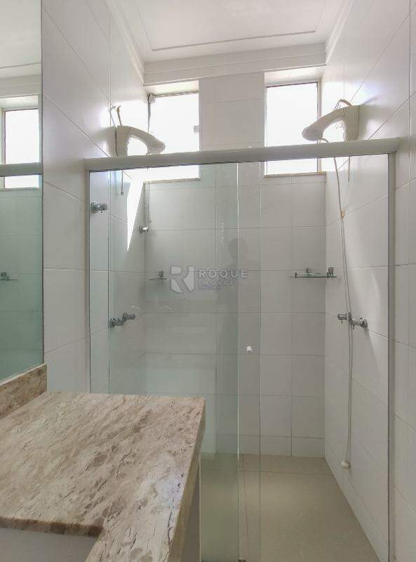 Casa em condomínio para aluguel no bairro Residencial Jardim dos Ipês: WC Suíte 1