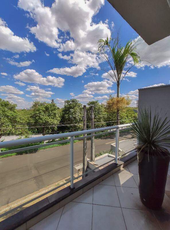 Casa em condomínio para aluguel no bairro Residencial Jardim dos Ipês: Sacada 