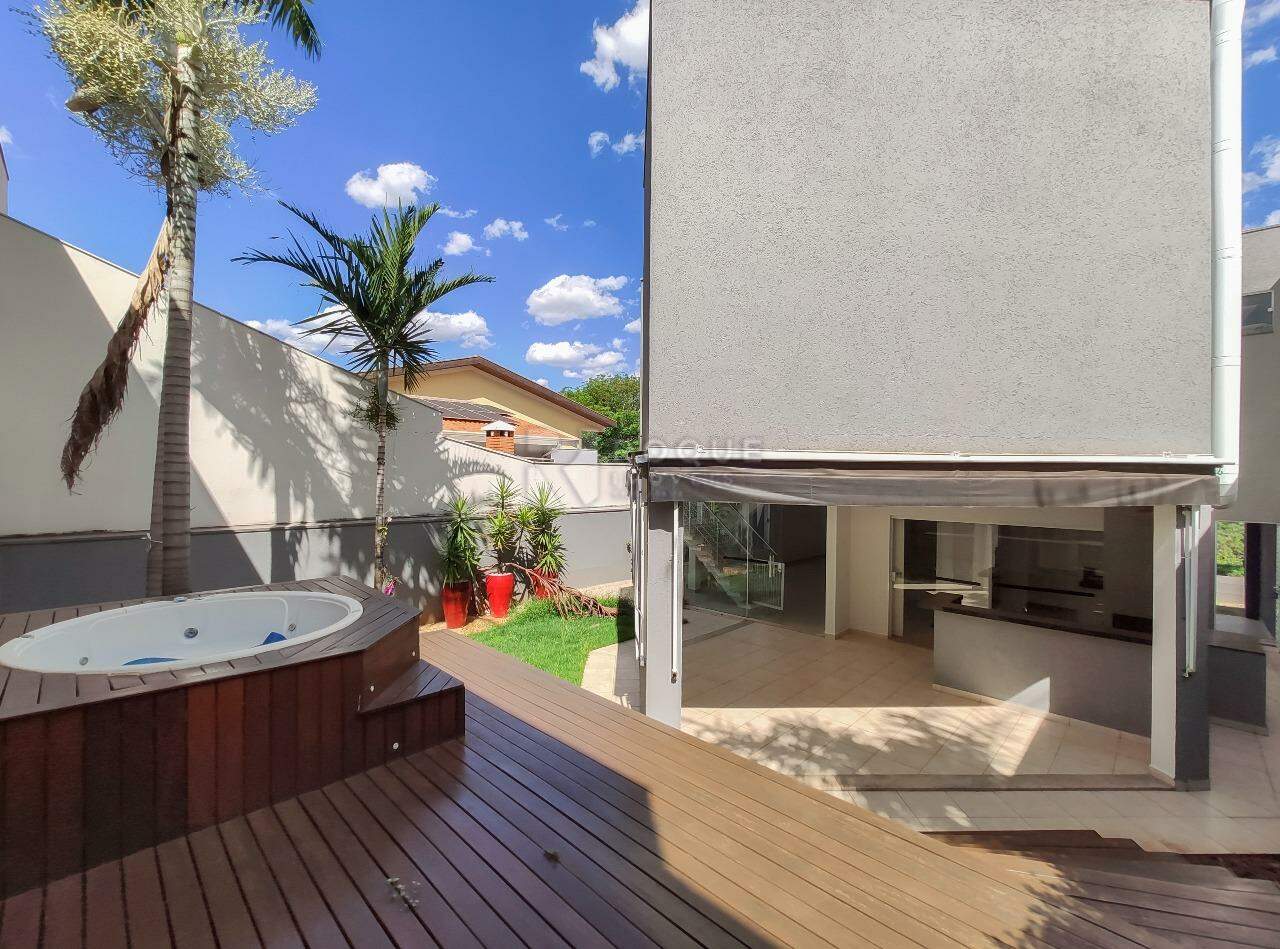 Casa em condomínio para aluguel no bairro Residencial Jardim dos Ipês: Área externa 
