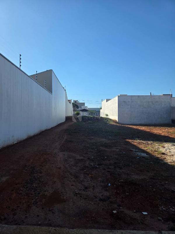 Terreno à venda no bairro Jardim Campo Verde I: Terreno