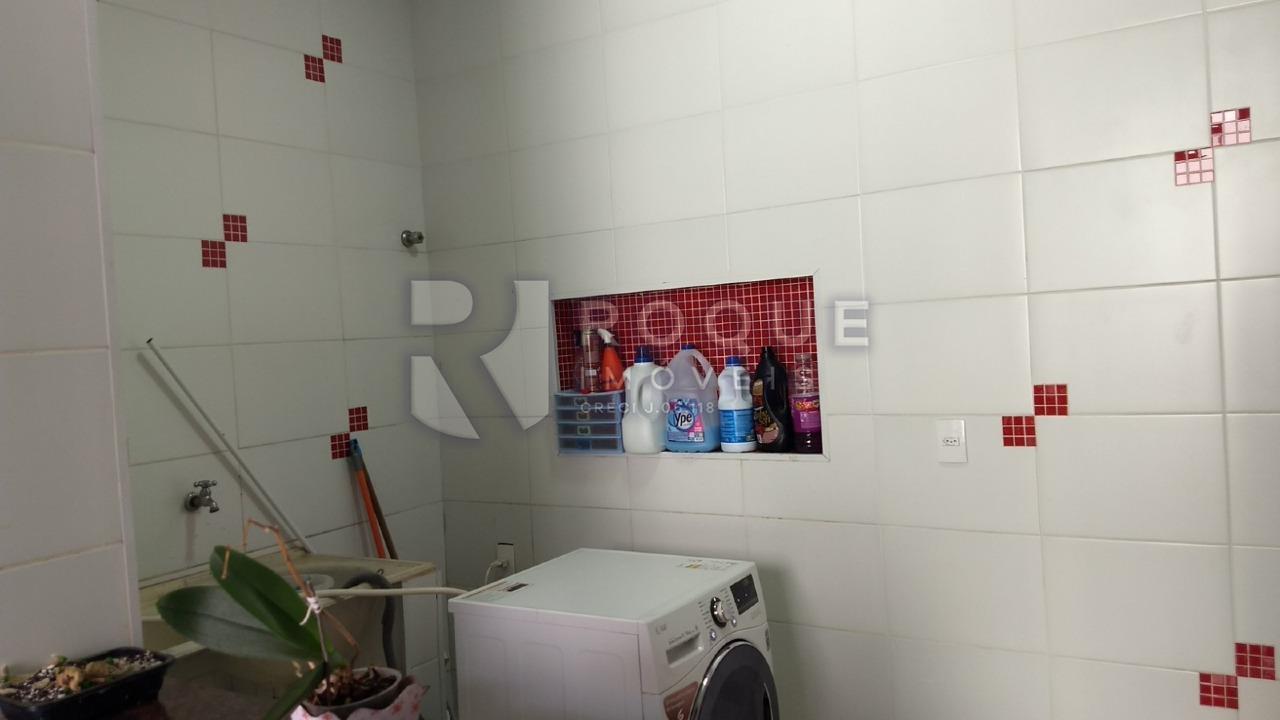 Casa Residencial à venda no bairro Jardim Elisa Fumagalli: Lavanderia