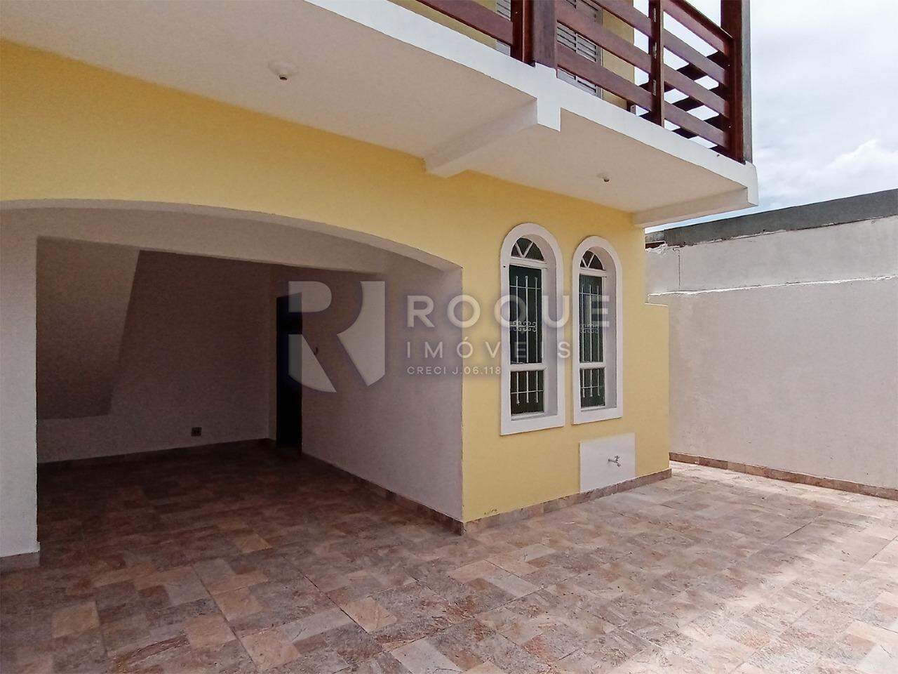 Casa Residencial à venda no bairro Jardim Bartolomeu Grotta: Fachada Interna